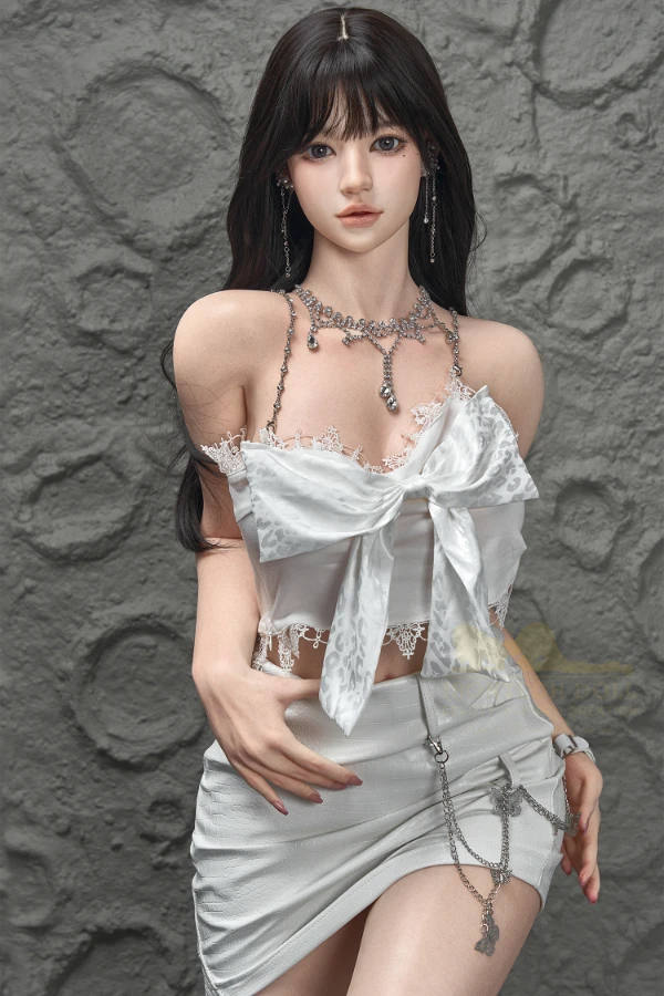 Irontech Doll Review: Korean Girl Group Dancer Evie 158cm - Movable Jaw, Realistic Skin, and Free Outfit