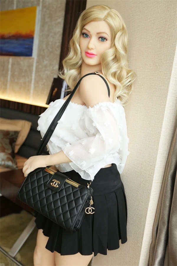 Review of the Realistic Blonde Blue Eyes Sex Doll Kayleigh 160cm by Climax Doll