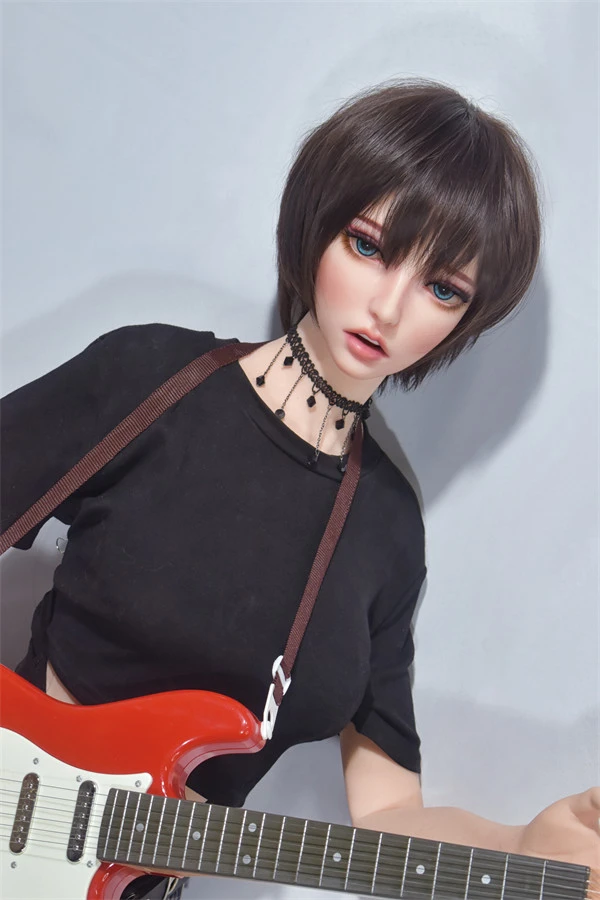 Review of the 150cm Japanese Sex Doll Ellie by Elsa Babe Featuring Guitarist Design
