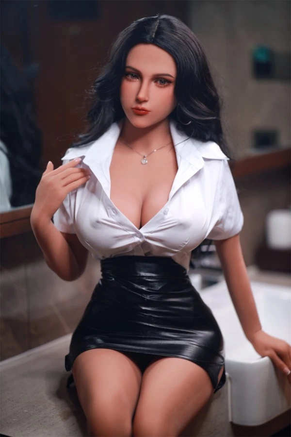 Fire Doll Juniper 156cm Review: A Detailed Look at the Sexy Mature Busty Sex Doll with Free Second Head Option