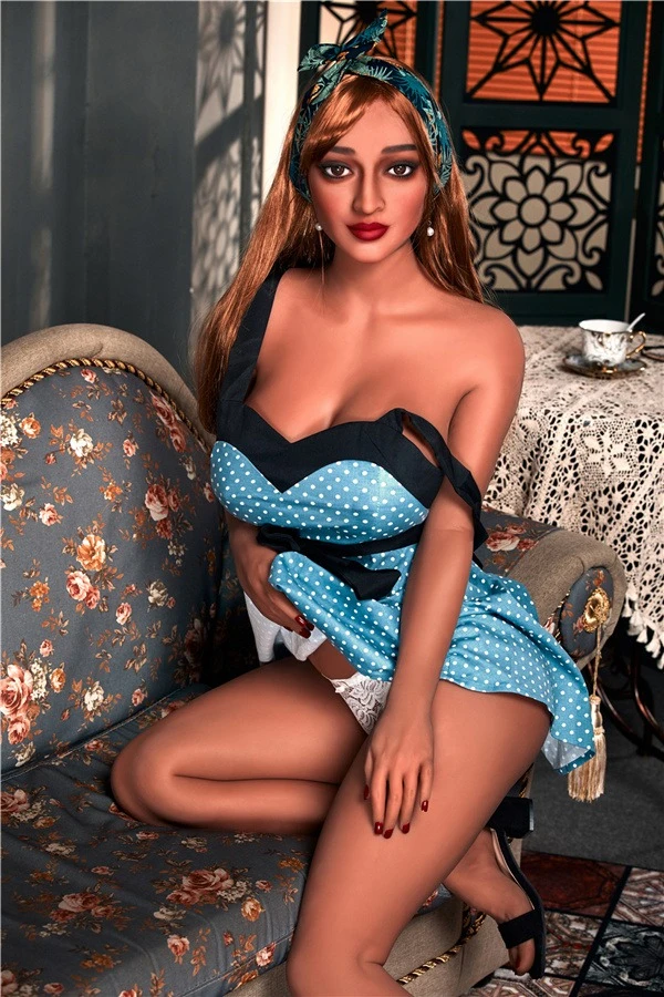 Irontech Doll Paola 161cm - A Review of the Curvy Latina Sex Doll with Impressive Features