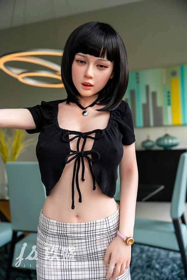 Reviewing the Jiusheng Coco 158cm High-End Silicone Sex Doll