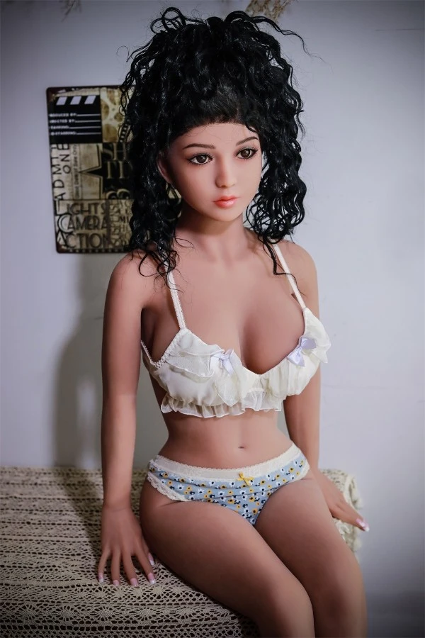 Rifrano Doll Clara 140cm Review: A Realistic Brunette Companion