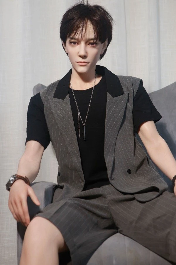 Review of the Realistic Handsome Asian Male Doll Edward Standing at 170cm