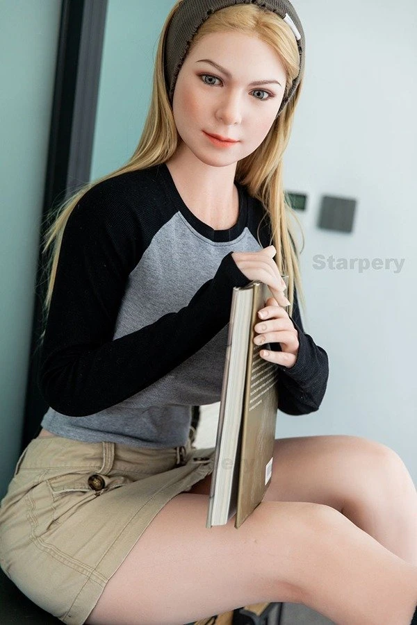 Review of the Starpery Andrea Sex Doll - 172cm Tall Mature Blonde Companion
