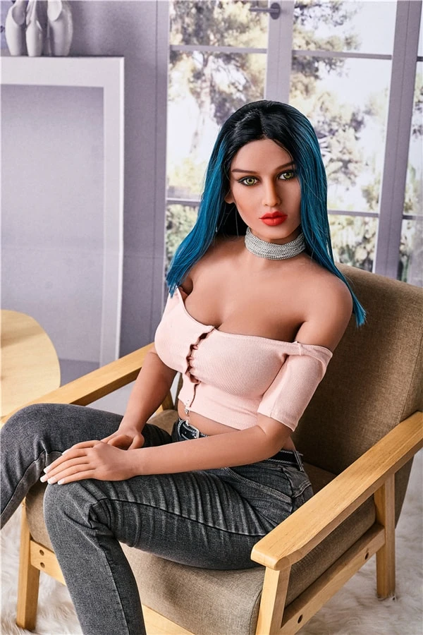 Comprehensive Review of Irontech Doll Amalia a 169cm Full-Size Fashion Female Doll with Striking Blue Hair and Curvy Figure